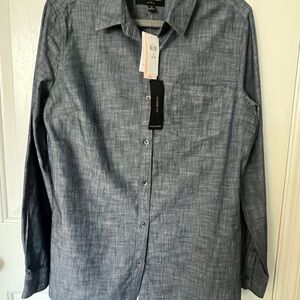 NWT Banana Republic Classic Fit Chambray Woven Button Front Shirt